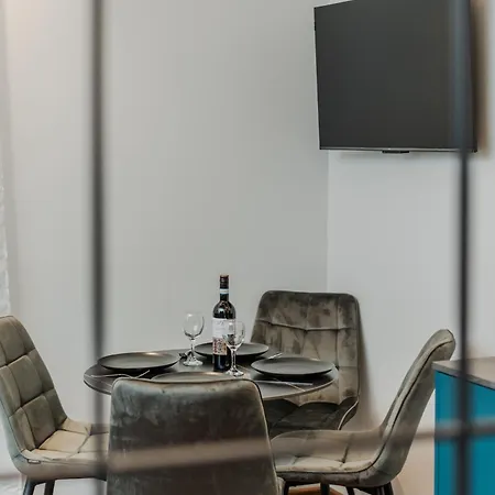 Chamber House *