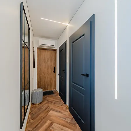 Chamber House *